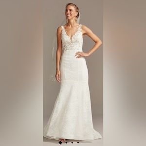 NWT Melissa Sweet  MS251211 Soft white floral appliqué illusion V-back 18W